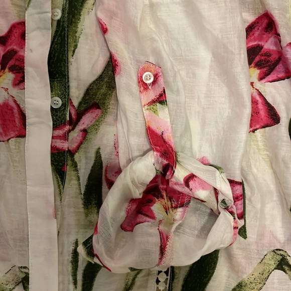 Collared floral crocheted blouse - Picture 3 of 6